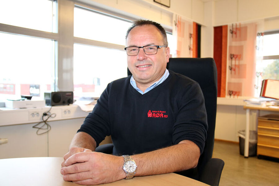 ENGASJERT: Daglig leder i Askim & Mysen Rør AS, Tollef Berger, er drivende engasjert i rørfaget. Nå er han svært bekymret over rekrutteringen til faget.  Noe må gjøres, sier han. Foto: VVSforum 