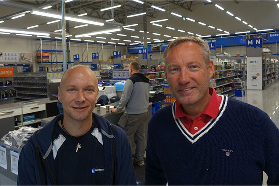 Alexander Andersen, som leder det nye servicesenteret på Langhus, sammen med driftssjef Ove Røn. 