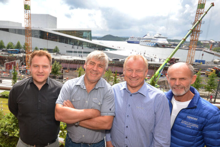 Jørgen A. R. Halvorsen, BubbleDeck Norge AS, Harald Rosendahl, Daglig leder BubbleDeck Norge AS, Petter Vang, administrerende direktør Uponor AS og Erland Dilling, Ingeniør og salgsansvarlig store bygg Uponor AS.