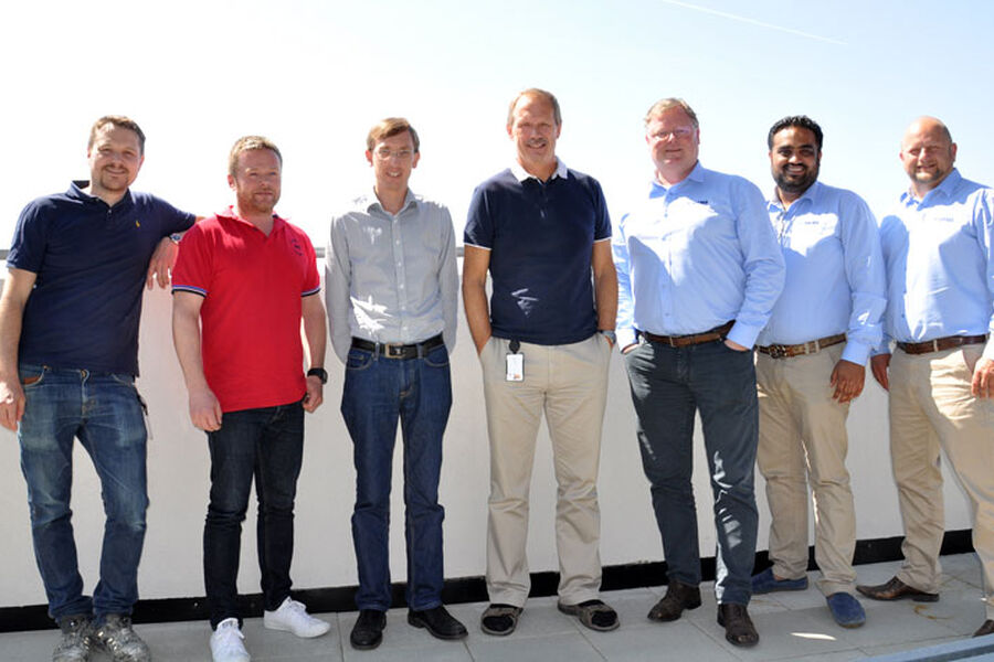 Fornøyde representanter ved overtagelsen. Fra venstre Brikt Lyng Svingen, byggeledelse Nordbø&Seglem AS, Frode Opheim, byggeledelse Nordbø&Seglem AS, Kloster, med.tekn. ingeniør HSR, Erling Lervåg, konst. adm.dir. HSR, Rune Martini, adm.dir Oras, Usman Riaz, Prosjektsjef medisinske gasser Oras og Svein Olav Barhellestøl, Fagsjef medisinske gassanlegg Oras.