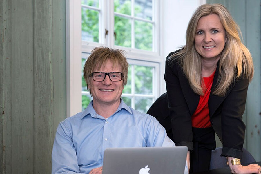 Daglig leder i NGBC, Kjersti Folvik og utviklingssjef Anedrs Nohre-Walldén, tror at BREEAM-NOR 2016 vil bidra til at bygge- og eiendomssektoren tar et nytt steg inn i det grønne skiftet. Foto: Elisabeth Kallinen.