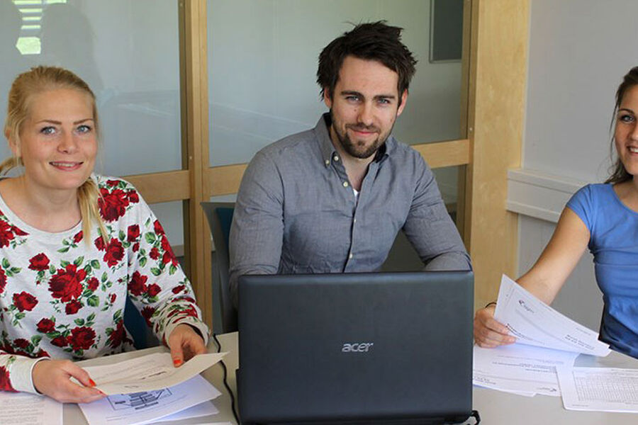 Mastergradsstudentene Matilde Funderud, Michael Øvrebø, og Therese Karlsen.
