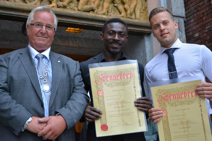 En stolt trio etter utdelingen i Oslo Rådhus sist torsdag. Fra venstre, Roy Bergersen, Oslo Rørleggerlaugs,  viseoldermann, Anthony George og Stian Sitje. 