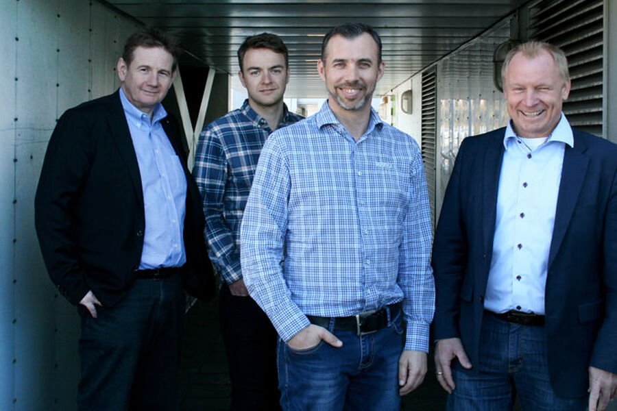 Fra venstre: Daniel Kristensen, adm. Dir. ABK, Torstein Helliesen, salgsingeniør varmeopptak ABK, Teknisk sjef Terje Andersen Uponor og administrerende direktør Petter Vang, Uponor AS.