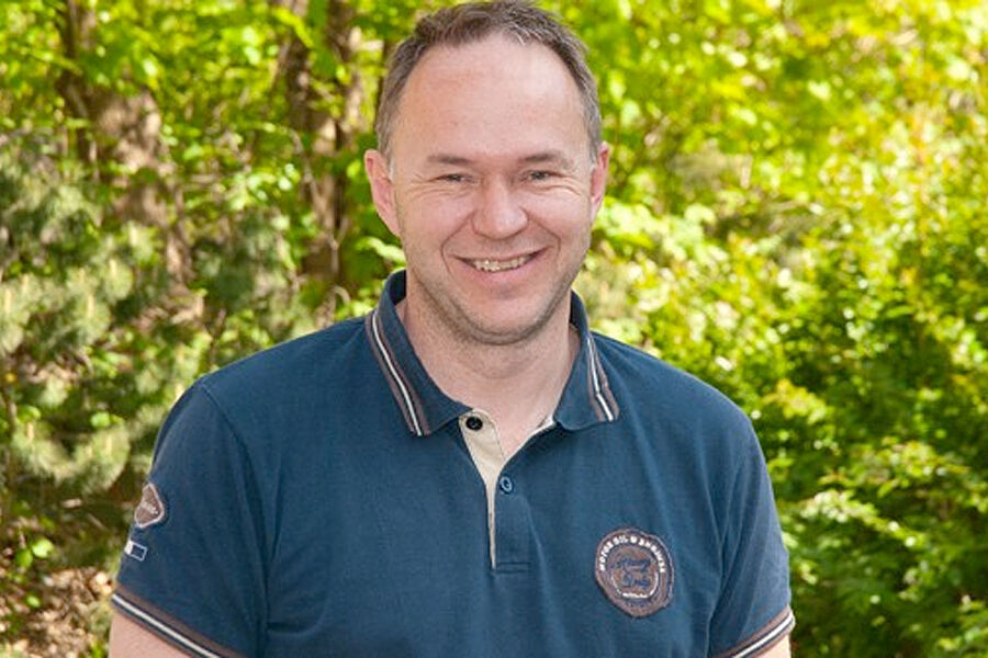 Fagsjef Knut Olav Knudsen i VVS-Foreningen mener at byggebransjen kan lære av  bilbransjen som fant ut at de kunne tjene penger på å selge andre ting til bilen. 