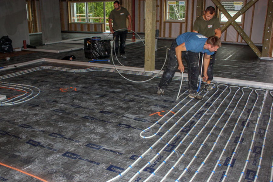 Spesialisering er stikkordet for firmaer som leverer kostnadseffektive gulvvarmeløsninger. Foto: Skarland Press