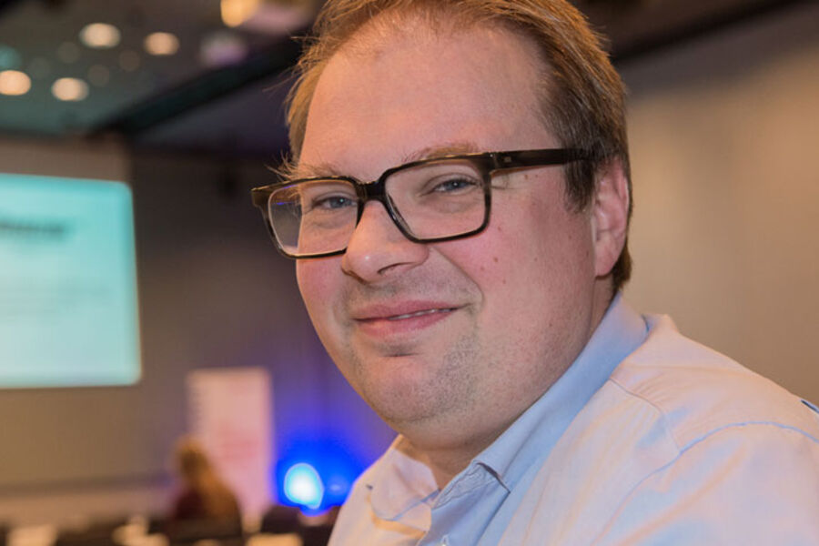  Jeg er overbevist om at varmepumper kommer til å være en viktig del av energiløsninger i bygninger framover, sier Isak Oksvold. 