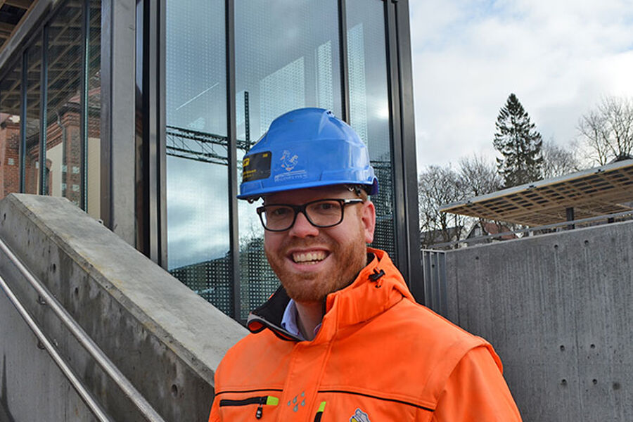 Jonas Gustumhaugen i Bravida i Tromsø ser gjerne at byen får KEM-utdanning utover den utdanningen som skjer på Kvaløya VGS. Vg2.