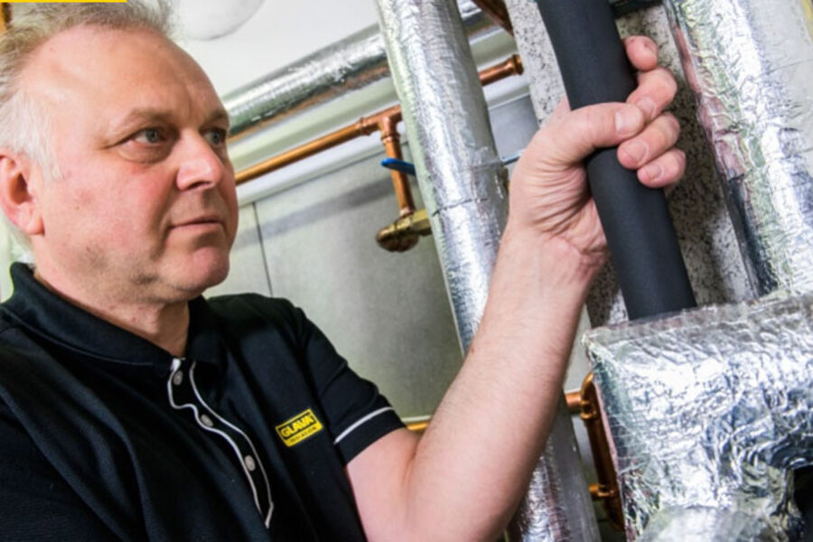  Det blir mindre svinn med GLAVAFLEX®. Det tar også mindre plass i bilen, forteller Johnny Skeide, salgsingeniør i GLAVA®. 