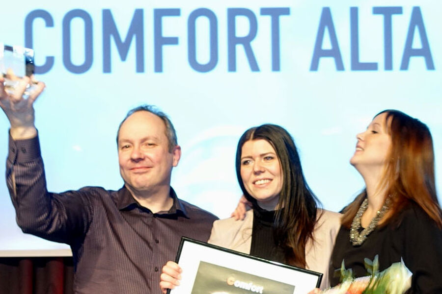Årets Comfort-butikk 2015 ble kåret under Comfortmessen i forrige uke. Denne gang var det Comfort Alta som tok den gjeve prisen. På bildet ser vi fra venstre, Knut Karlsen, linda Thomassen, og Cathrine Åsheim. 