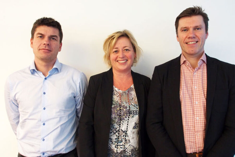 De tre nye direktørene skal styre hvert sitt markedsområde. Fra venstre ser vi Eivind Iden som får ansvar for bygg og arkitektur midt, vest og nord, Hilde Nordskogenskal lede  samferdsel & byutvikling, mens Bjørn Tore Landsem skal lede bygg og arkitektur sør og øst.