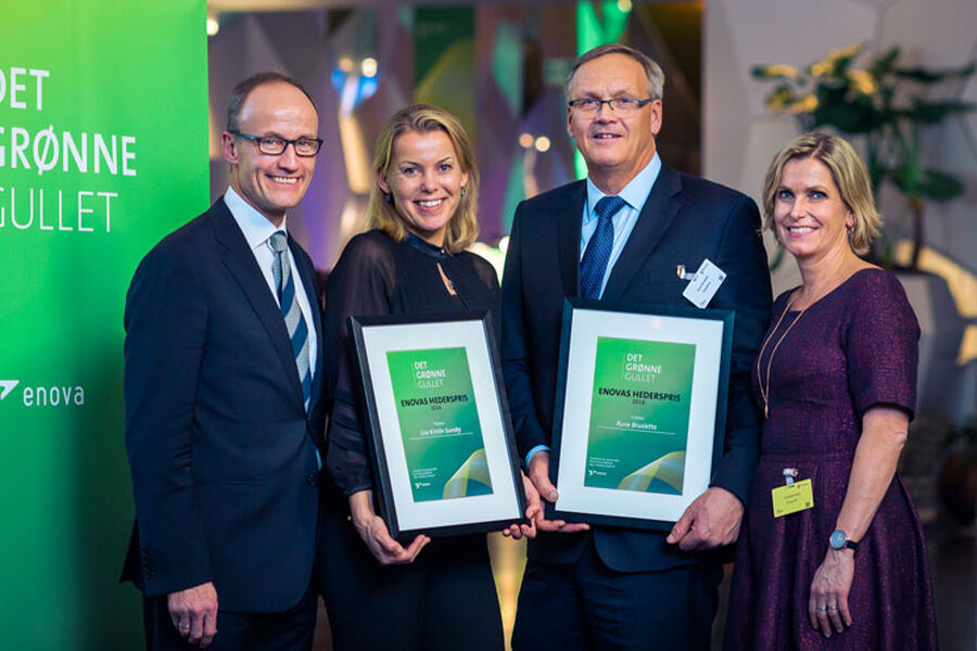 Enovaprisen 2016 (fra venstre adm. dir i Enova, Nils Kristian Nakstad, Lise Kristin Sunsby (Rom Eiendom) Rune Brusletto (Arbaflame) og markedsdirektør Audhild Kvam Enova.,