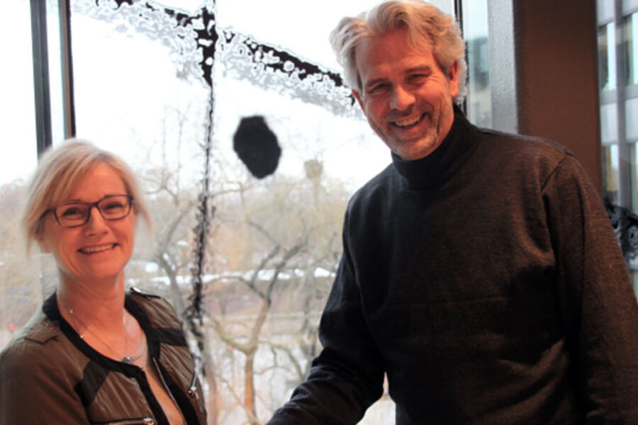 Daglig leder i VKE, Aud Børset, og Jon Sandnes, adm.direktør i BNL, gleder seg over at VKE nå er en del av BNL. 