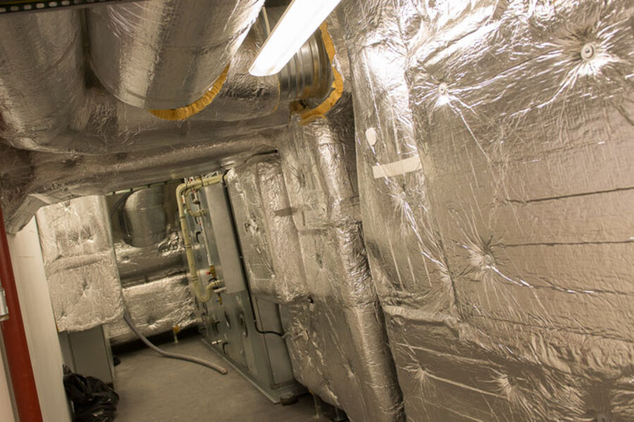 For å sikre at bygninger over 1000 m2 faktisk får energifleksible varmesystemer, oppgir veilederen til teknisk forskrift minstekrav for areal til teknisk rom. (Arkivfoto). 