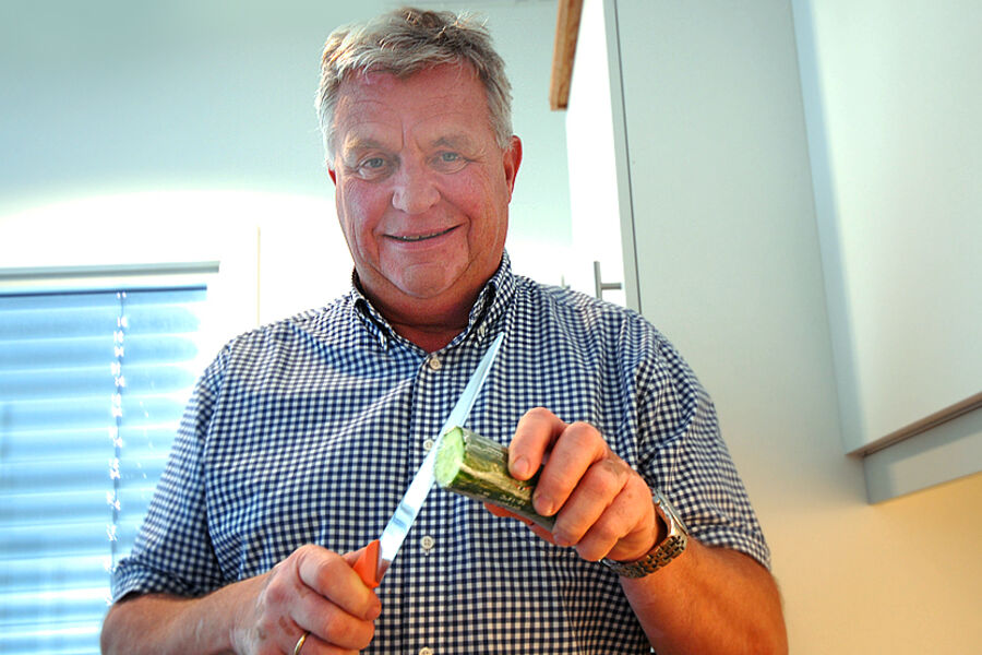 Ove Hjelleset, administrerende direktør i IMI Hydronic Engineering kan mer enn VVS-faget. Matlaging er en kjær hobby som har gitt forsterket inspirasjon etter kursing ved Gastronomisk Institutt. Foto: VVSforum/Per H