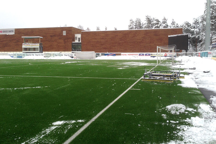 KLAR FOR VINTERDRIFT: AKA Arena i Hønefoss har fått intelligent styring av undervarme, og sparte allerede sist vinter betydelige summert. Foto: Aiwell