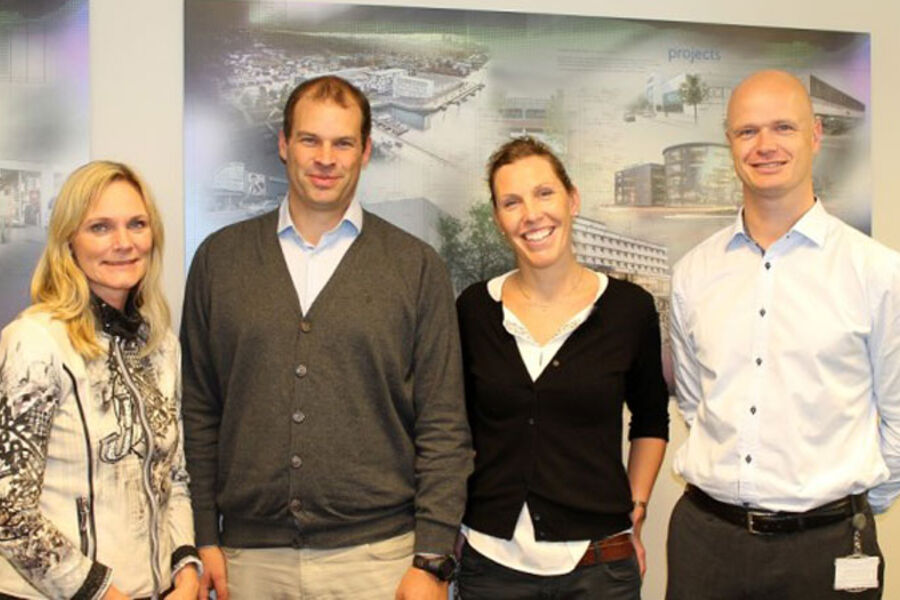 Bilde: fv Britt Røed Lohne daglig leder Wegger & Kvalsvik Entreprenører AS, Tommy S. Pedersen avdelingsleder Wegger & Kvalsvik Entreprenærer AS, Jannecke C.R. Rødseth prosjektsjef Sektor Gruppen, Cato Dehli Lauritzen utviklingsdirektør Sektor Gruppen.