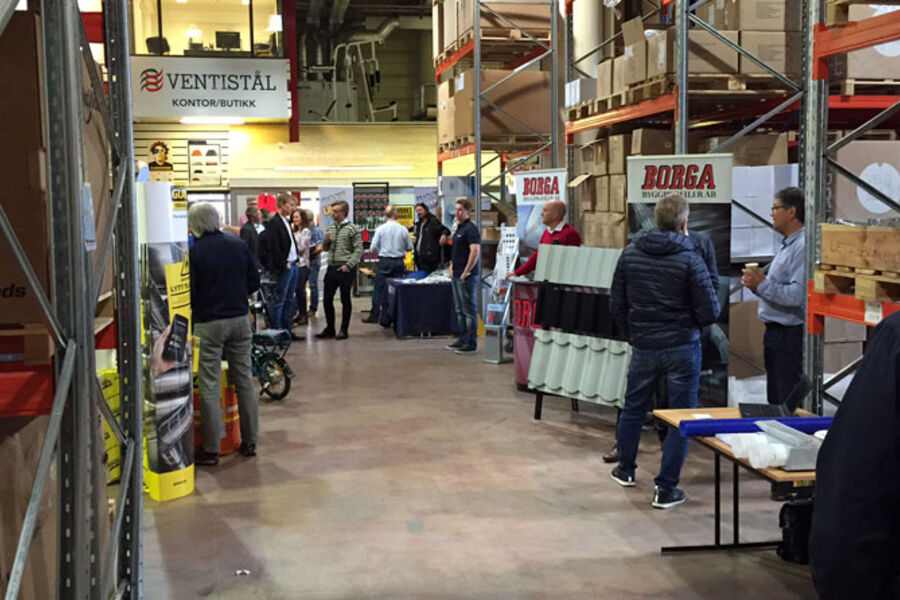 Under den tekniske dagen var det et også et knippe leverandører som hadde stand. 