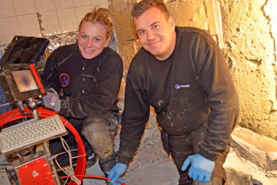 Operatører fra TT-Teknikk i full sving i Tussefaret, Paulina Duran og Ole Johan Kongsrud