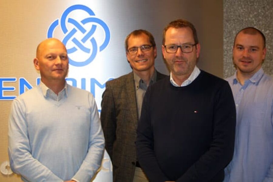 Glen Dimplex Nordic i Stjørdal føler at de er godt rustet for fremtiden med tanke på å levere bærekraftige varmeløsninger for det norske markedet. Fra venstre ser vi Petter Segtnan, Petter Segtnan, leder for forretningsutvikling innenfor fornybar energi i Glen Dimplex Nordic, adm.direktør Geir Paulsen, Bjørn Sverre Ingstad, salgssjef for fornybar energi i Norge og Bjørn Roger Nøstberg.