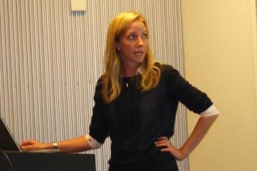 Teknisk sjef i Trox Auranor, Sara Bertinussen holdt et en av innleggene under temamøtet. 