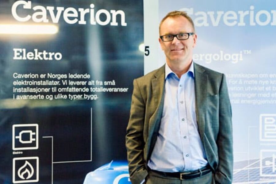 Adm.direktør Knut Gaaserud er en svært aktiv herre også utenfor jobben. Han har besteget hele 200 fjelltopper i Norge på over 2000 meter, og hat ambisjoner om flere.