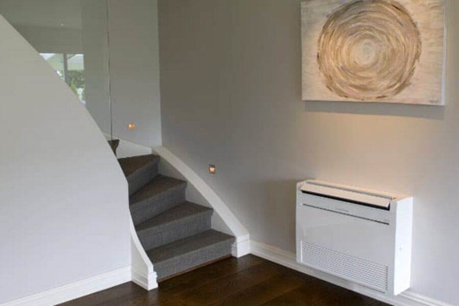 Slik ser den nye gulvmodellen Kirigamine Furo. Varmepumpeprodusenten forventer at denne modellen kommert til å ta markedet med storm på grunn av sin varmeeffekt og lydnivå.