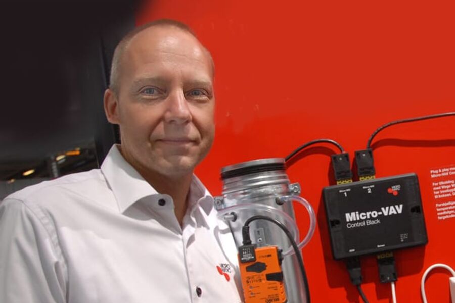 Torkild Bøe: - Vi ser at det er økende etterspørsel, spesielt etter våre nye VAV-spjeld med KNX og vår kombinerte KNX CO2-temperaturregulator. Foto: Per Henriksen