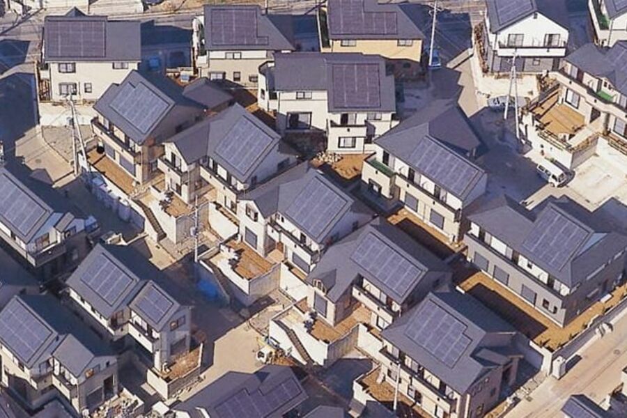 Slik ser det ut mange steder i Tyskland. tak etter tak er dekket med solceller.