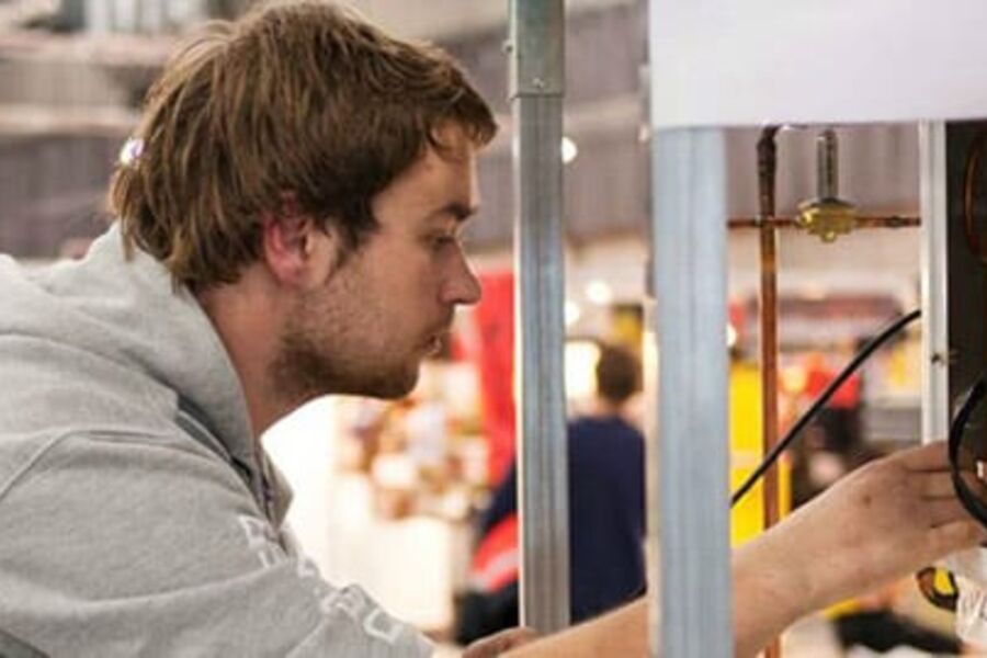 Sindre Gruben Olsen fra Frostmann Etek AS er norges håp kulde- og varmepumpeteknikk  i WorldSkills