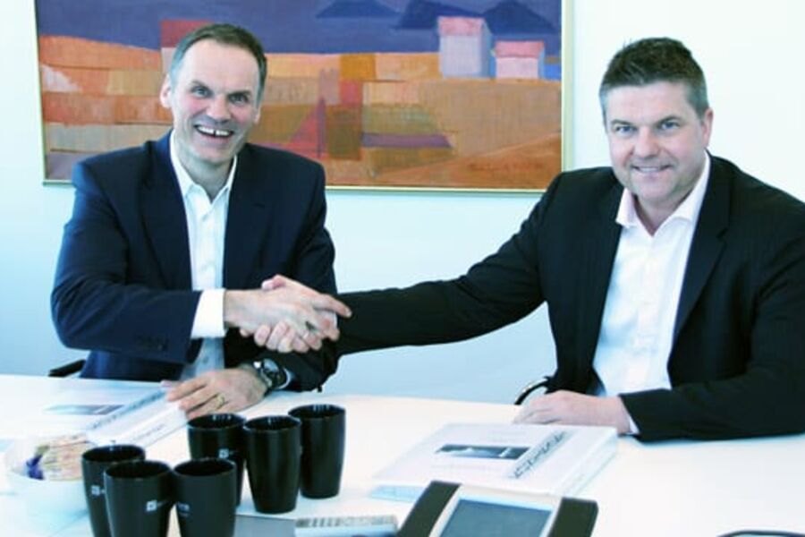 Kontraktsignering: T.v. Klaus-Anders Nysteen, Entra Eiendom og Anders Danielsson,...