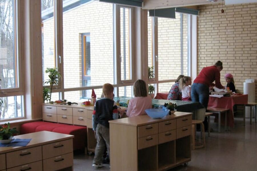 Inneklima: - Vi vil gjerne ha mer tegl i skolenes innervegger, uttaler arkitekt Stein Sole fra Arkitektgruppen Lille Frøen.