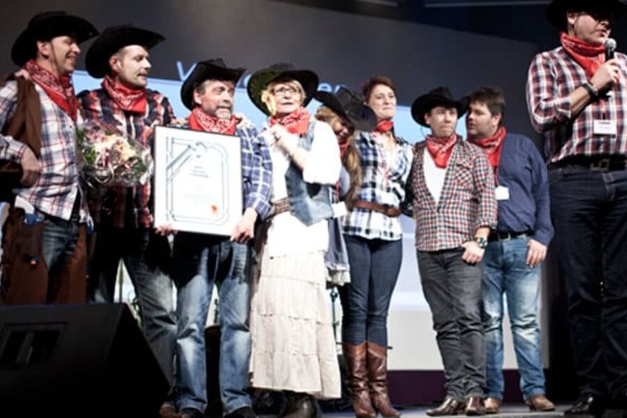 Porsgrund Bad fikk prisen som Årets grossistleverandør 2012, og stilte opp under premieutdelingen som skikkelige cowboyer