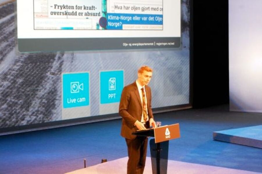 Olje- og energiminister Ola Borten Moe på talerstolen under NHOs årskonferanse (foto: RAS / OED).