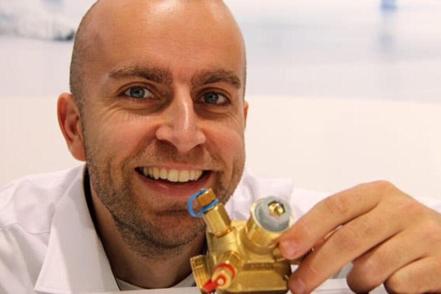 AB-QM kan leveres i alle dimensjoner, fra DN10 til DN250. Modellene har flow fra 30 til 442.000 liter per time. Peter Skov Kjeldsteen, kategorisjef i Danfoss, kommer til Oslo i uke 5 og skal holde kurs.
