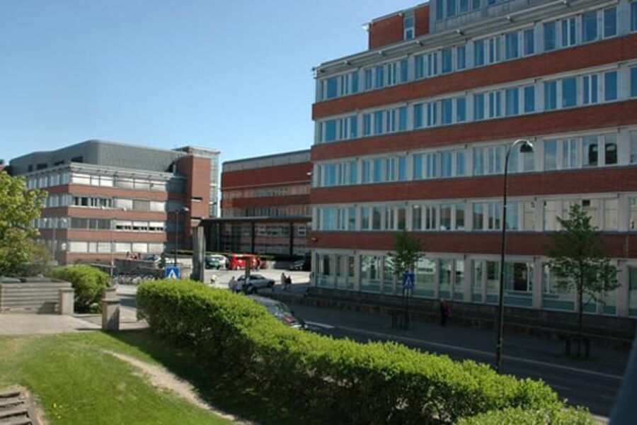 Sykehuset i Vestfold stiller krav til BIM kompetanse og kvaliteter til samarbeidspartnere. Flere leverandører har blitt avvist på grunn av manglende åpenBIM-kompetanse.