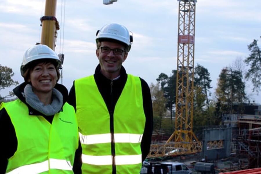 Prosjektledere Karl Jon Sørli og miljørådgiver Bodil Motzke  begge fra Undervisningsbygg har ansvaret oppføringen av Bjørnsletta.