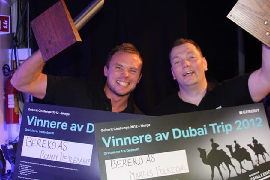 To glade vinnere i Ronny Hetlebakke, og Marius Folkedal fra rørleggerfirmaet Bereko AS i Bergen.