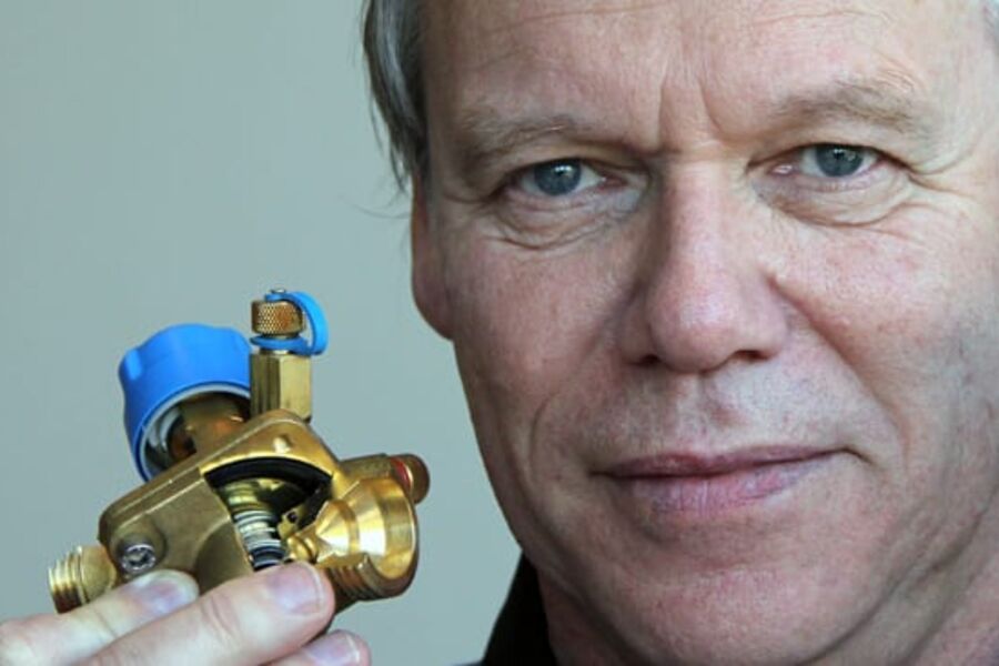 Slik ser den ut, en gjennomskåret AB-QM-ventil. Den gir energibesparelse samtidig som den er svært effektiv, enten den brukes for å gi mer kulde i Dubai eller mer varme i Norge, forteller produktsjef Tom Tøraasen i Danfoss Heating Solutions.