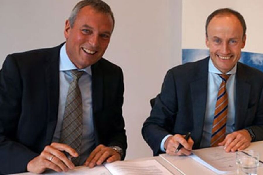 Rolf Thorsen (fra vesntre) i NGBC og adm.dir. Nils Kristian Nakstad i Enova  og styreleder ved undertegnelsen av samarbeidsavtalen i Trondheim.