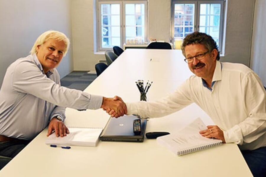 Fra venstre: Fredrik Dreyer, Prosjektleder Aker Brygge Energisentral AS c/o Norwegian Property ASA og Per-Magnus Braskerud, Produktsjef GK Kulde. Foto: GK