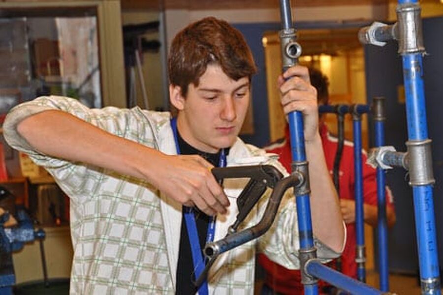 Når elevene har gått ett år på Bygg- og anleggsteknikk er det et større ønske enn før når det gjelder å gå rett ut i rørleggerlære.Illustrasjonsfoto