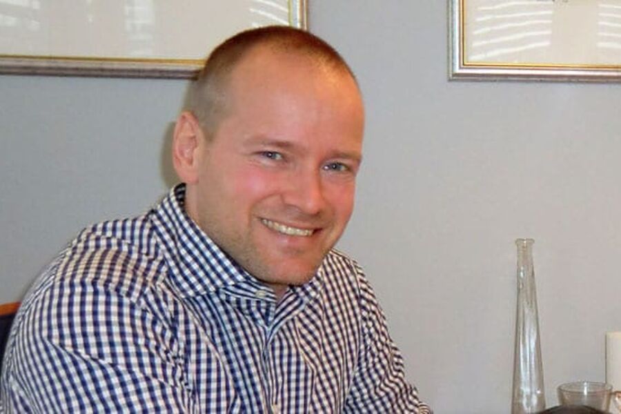 - Det er praktisk og tidsbesparende å bestille varene hos grossistene på nettet, sier adm.direktør Torkild Korsnes i K.Lund AS. 