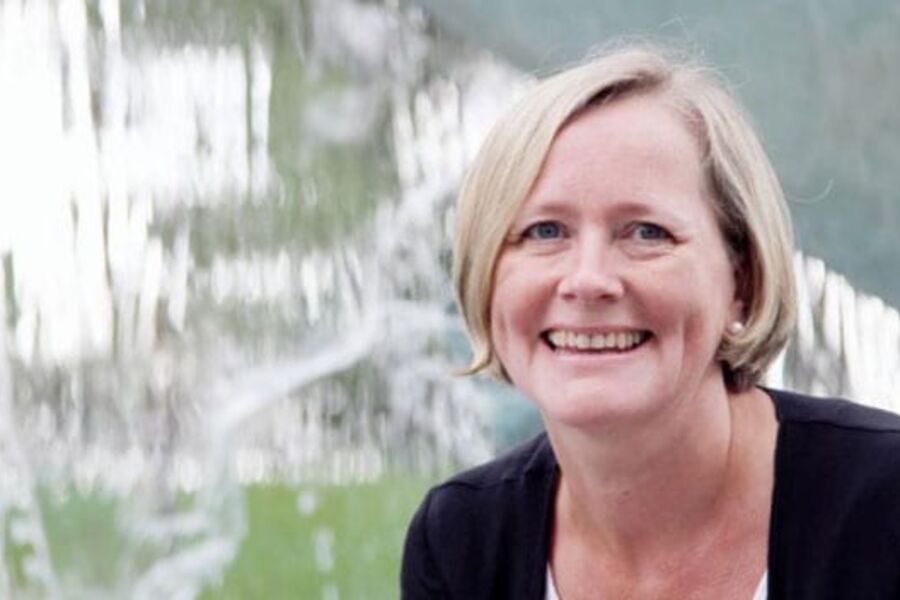 Toril Hofshagen i Norsk Vann mener at de lokale vannverkene må sikre sine rettigheter bedre for å unngå konflikter i fremtiden.Foto: Norsk Vann