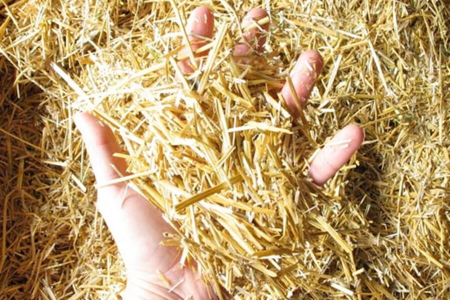 Tørr halm kan omdannes fra noe verdiløst til store mengder varme.