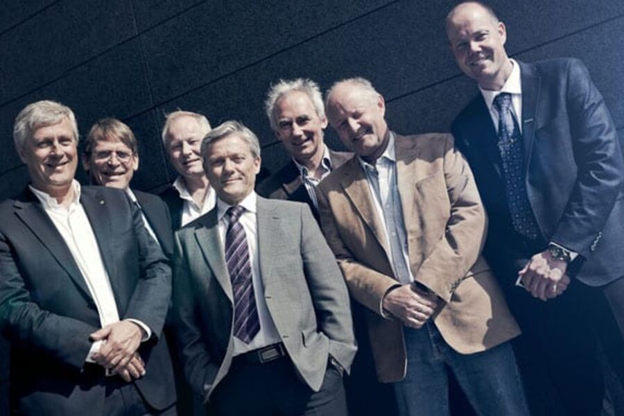 Her ser vi det nye styret i VKE samlet. Fra venstre: Styremedlem Egil Paulshus, styreleder Jon Valen-Sendstad, nestleder Harald Skulstad, styremedlem Tor Holthe,styremedlem Tom Schøyen, styremedlem Tor Brekke, styremedlem Lars Berge.