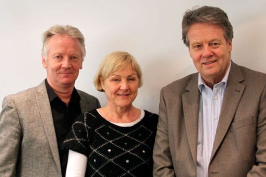 Det var VVS produsentene (VVP) v/ Bjarne Haugland (fra venstre ),NRF (Norske Rørgrossistersforening)v/ Eva Andersen og NRL (Norsk Rørleggerbedrifters Landsforbund) / Tor Backe som sammen stod bak dette initiativet.
