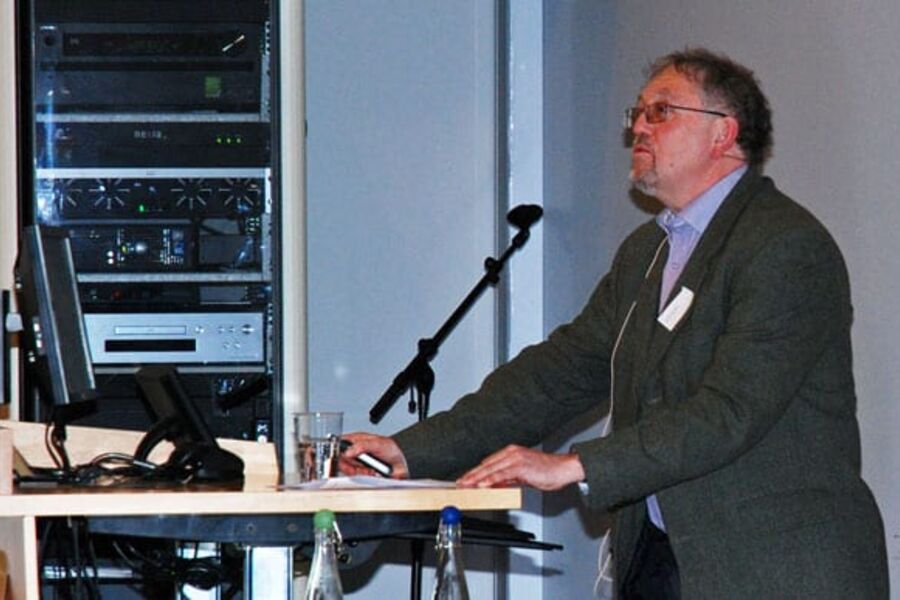 Jan Vilhelm Bakke viste i sitt foredrag til en rekke studier som tallfester produktivitetstapet som skyldes konsekvenser av dårlig innemiljø. Her kommer man inn på spørsmålet om bygningsvedlikehold, som alltid er et sårt punkt i norske kommuner