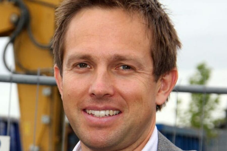 Prosjektleder Carl Henrik Borchsenius i Entra understreker at nye samarbeidsmåter er avgjørende for at byggebransjen skal lykkes i å rehabilitere bygg til plusshus-standard.