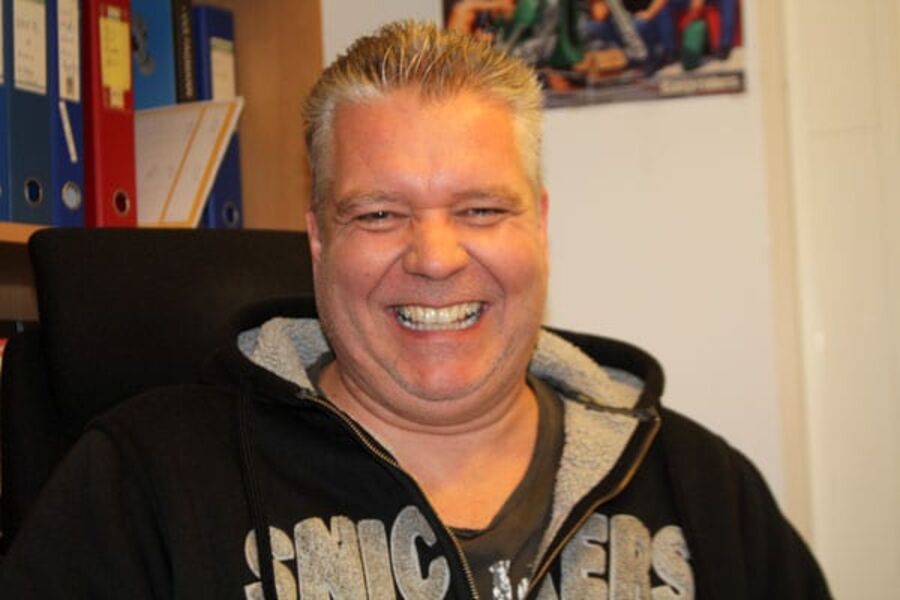 - Vi skal være en positiv servicebedrift for våre kunder, og har nå fått en kjempeflott butikk vi er vedlig stolte av å vise frem, sier en hyggelig og blid Tom-Ronny Ruud hos Brødrene Dahl.